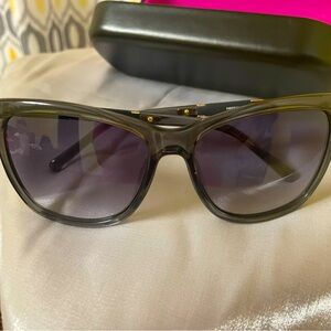 These are sleek shades